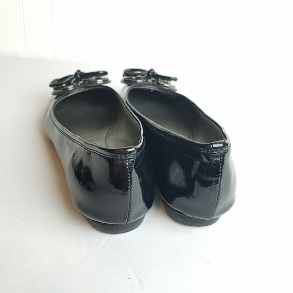 Tahari Black Patent Leather Ballet Flats with Bows - Picture 3 of 7